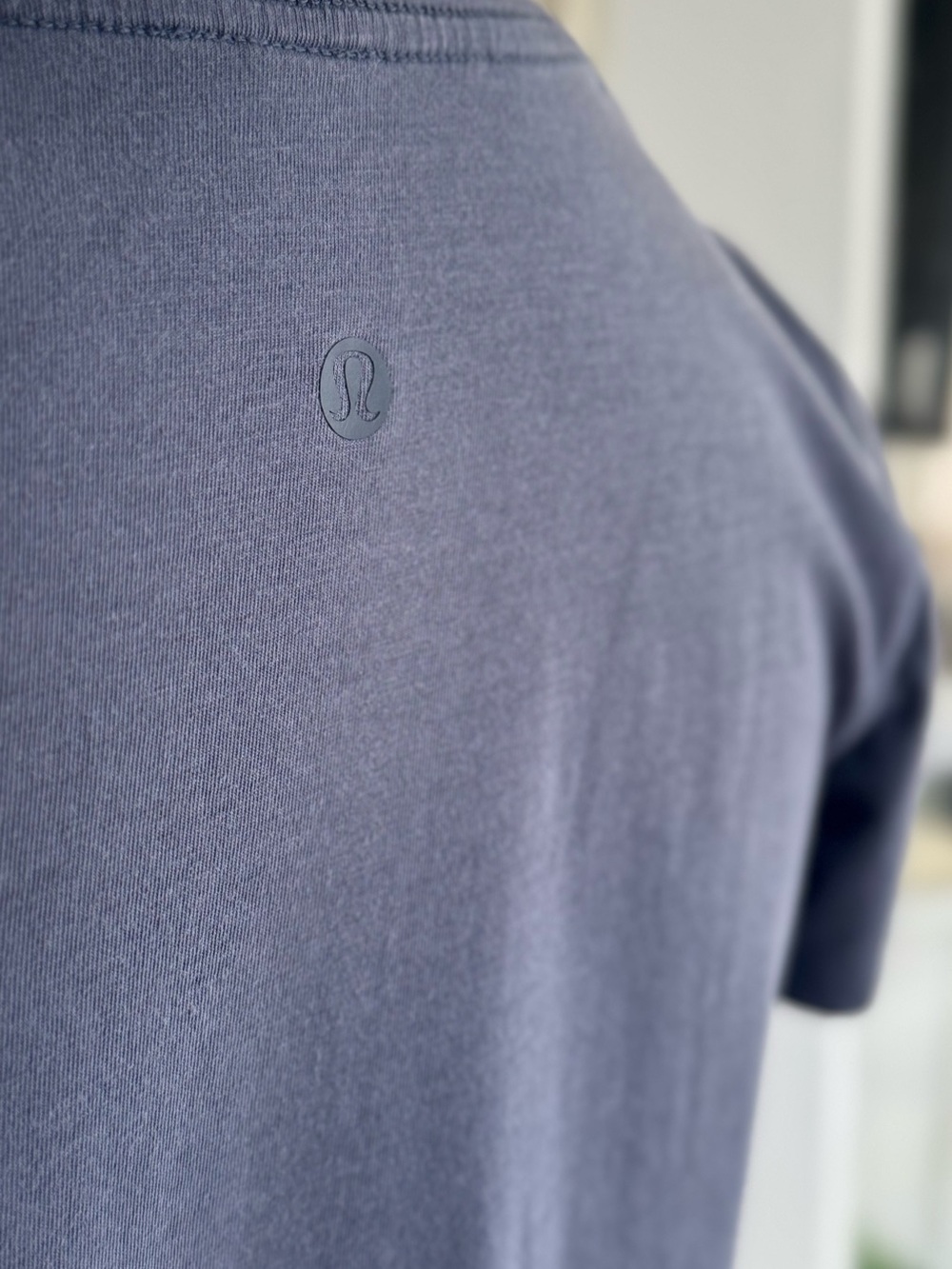 lululemon athletica Women's love V-Neck Short Sleeve Tee - Slate blue size 4 - Picture 4 of 5